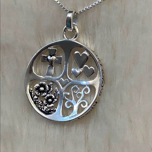 Faith Love Family Pendant - Picture 2 of 7